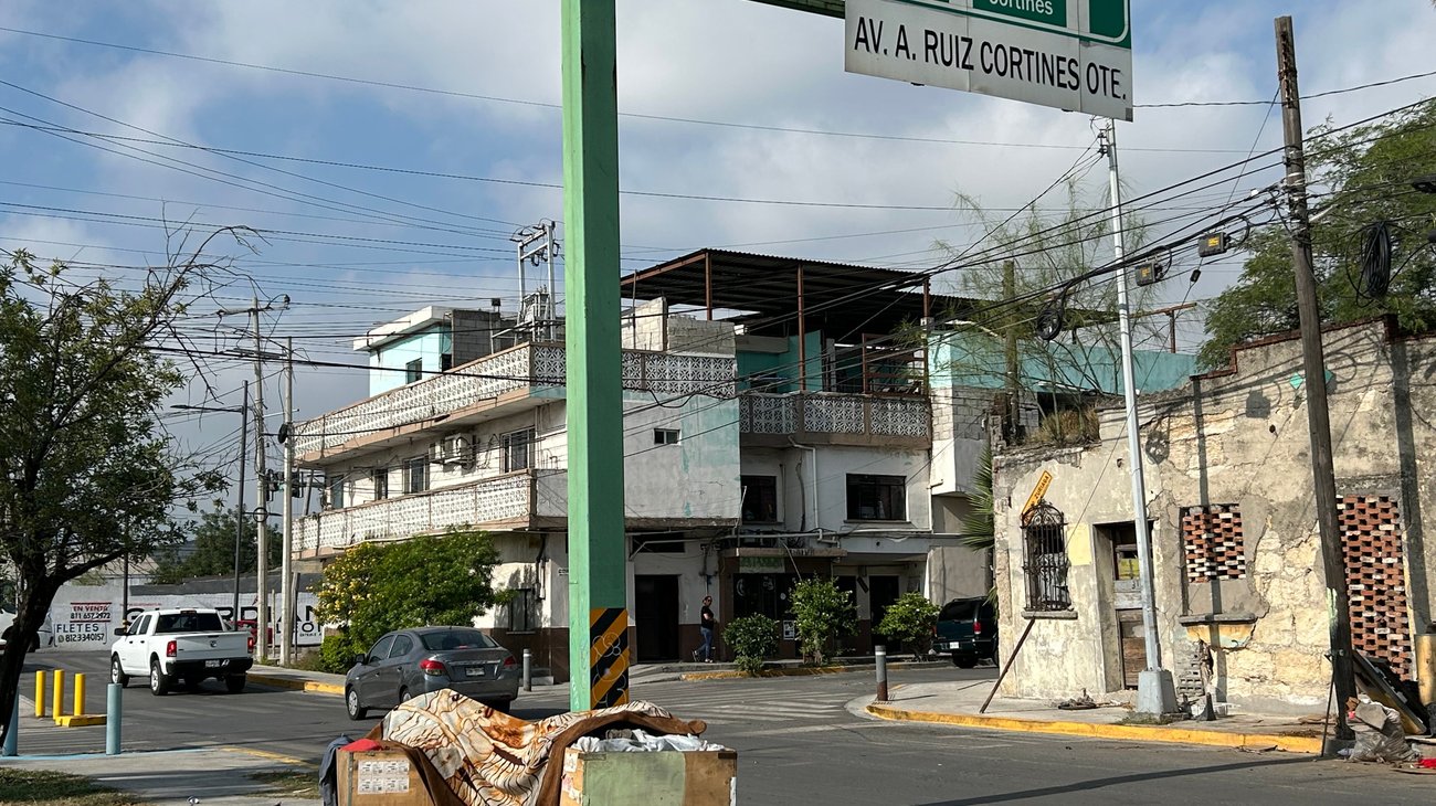 Basurero clandestino invade plaza en la colonia Hidalgo