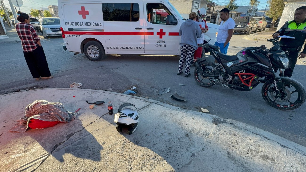 Choca motociclista y resulta lesionado en Bellavista