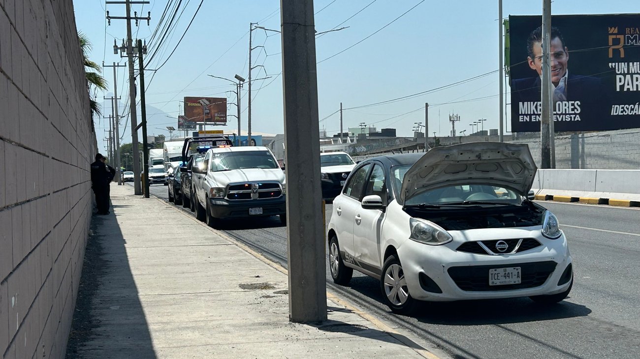 Investigan vehículo con antecedentes delictivos en Mitras Norte