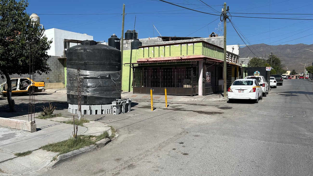 Instalan tinaco gigante por desabasto de agua en Saltillo 2000