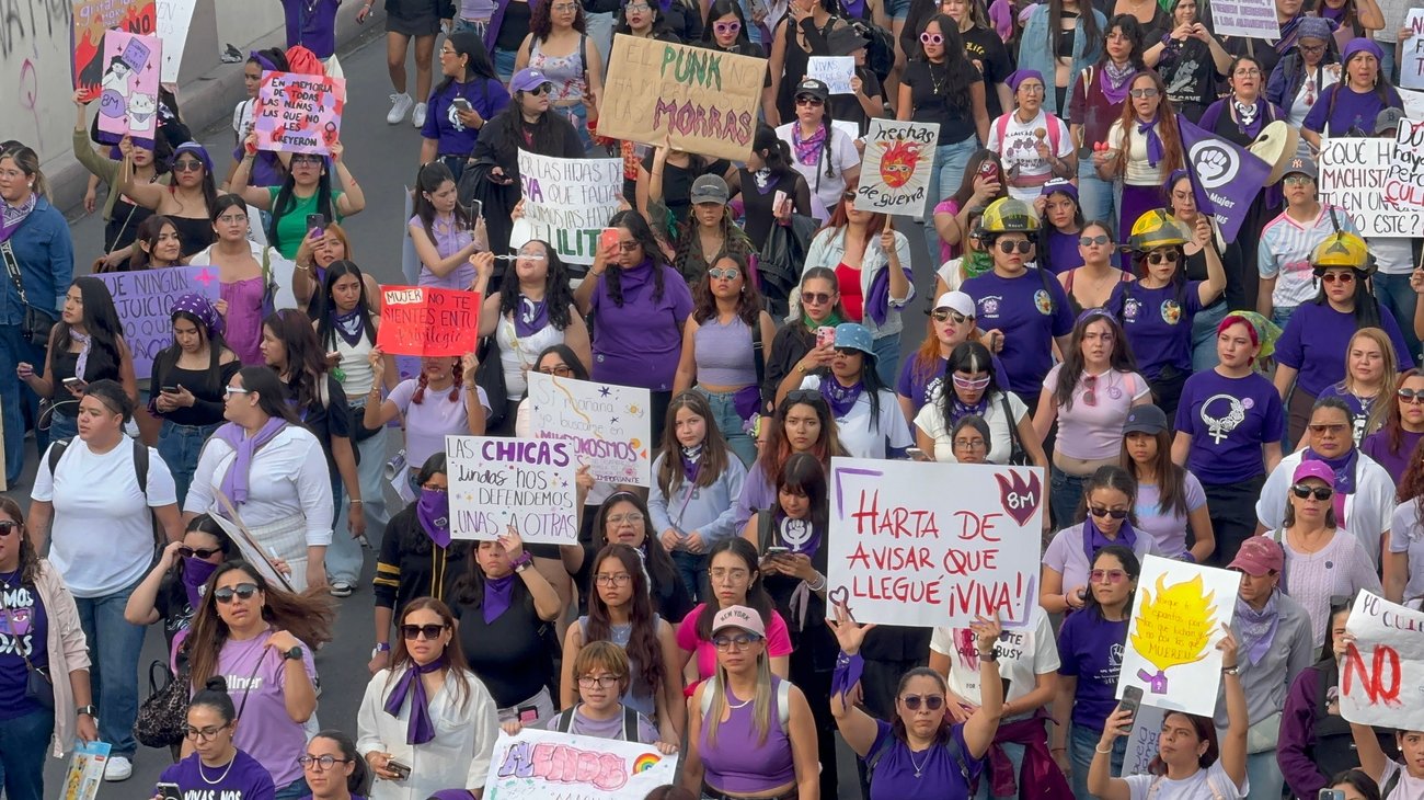 Más de 15 mil mujeres marchan en Saltillo durante el 8M
