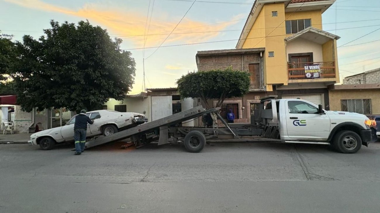 Reportan 48 vehículos abandonados en Torreón en lo que va de 2026