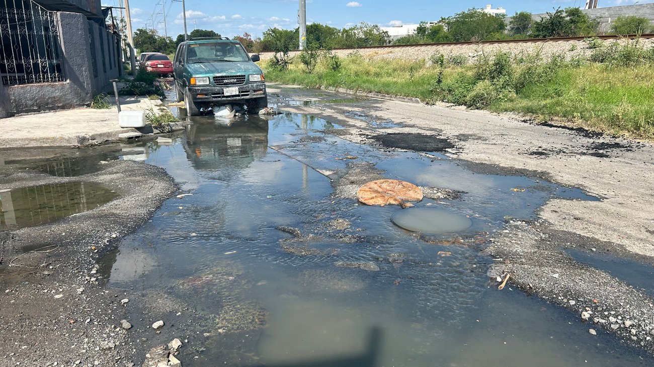 Vecinos denuncian fuga de aguas negras en San Nicolás