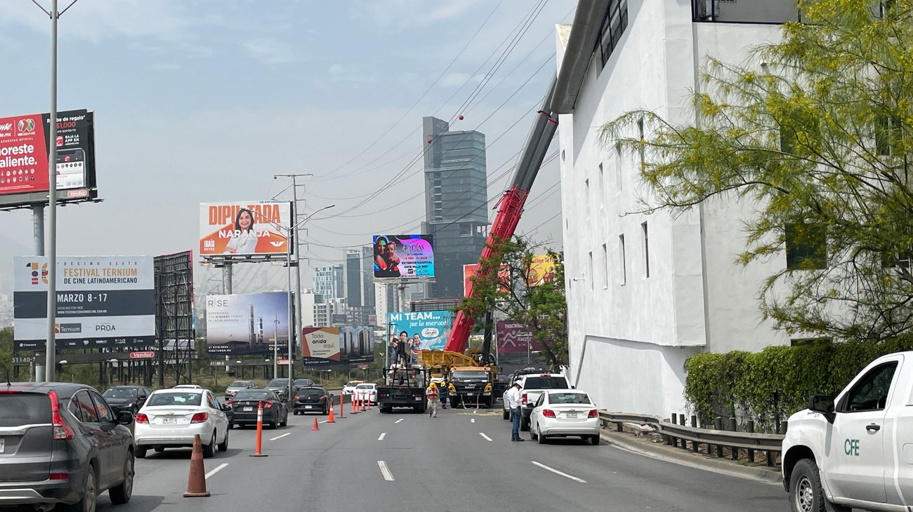 Caos vial en Gómez Morín por reparación de CFE
