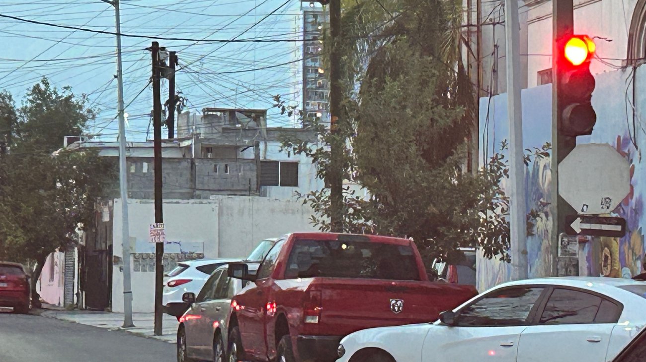Detonaciones alertan a vecinos del centro de Monterrey