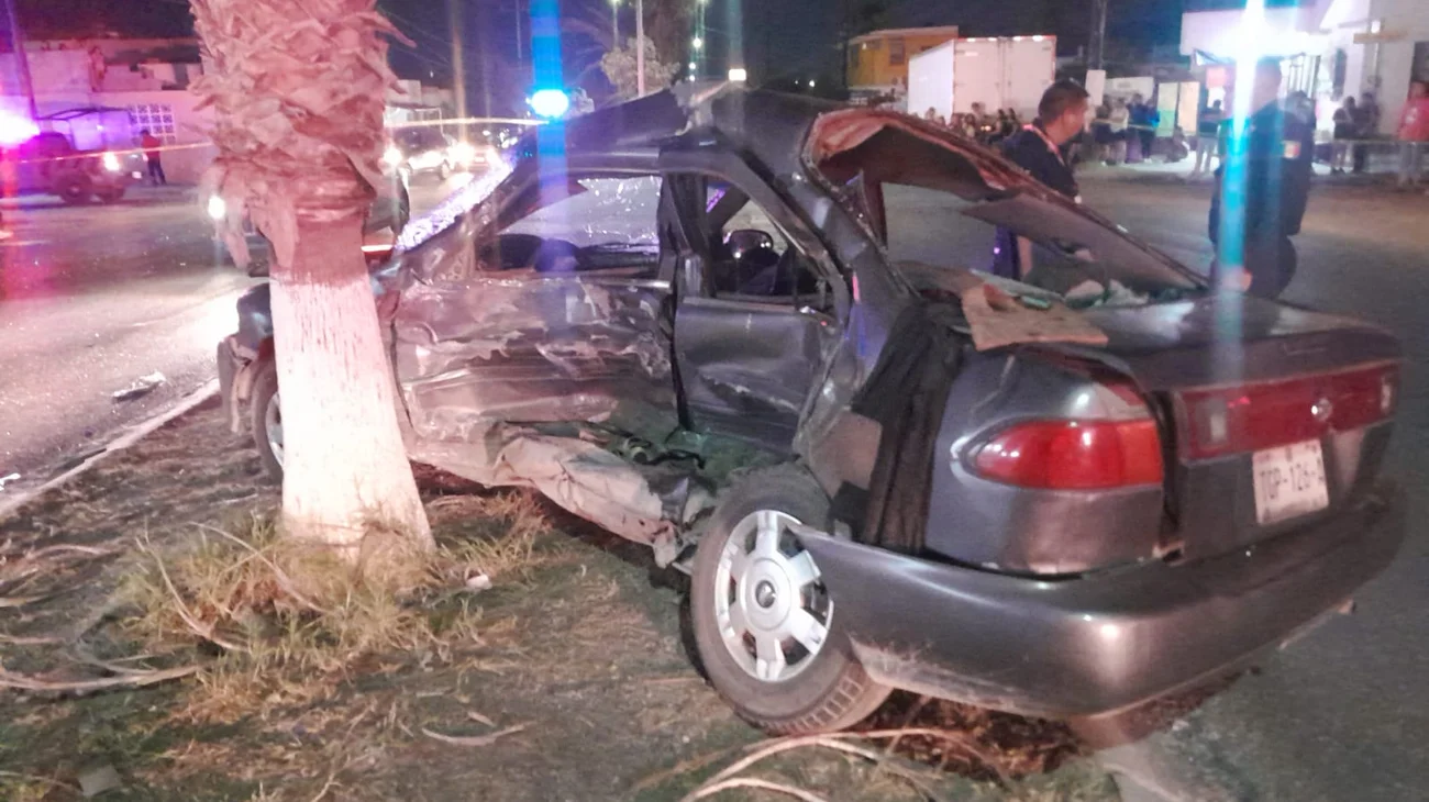 Pierde la vida tras chocar contra una palmera en García 