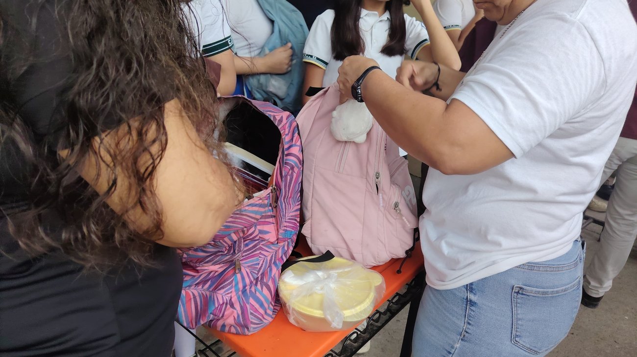 Van tres secundarias con amenazas de tiroteo; presentan denuncias