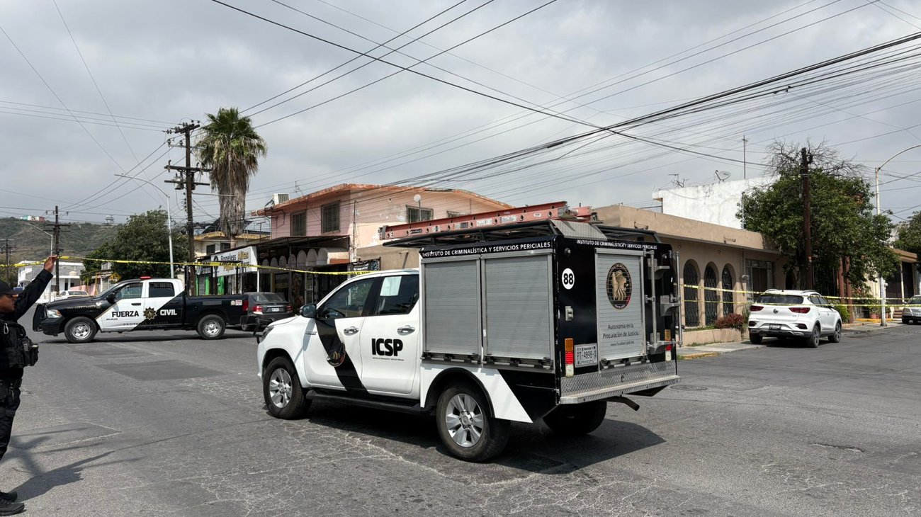 Asesinan a hombre mientras comía en puesto de tacos en Monterrey