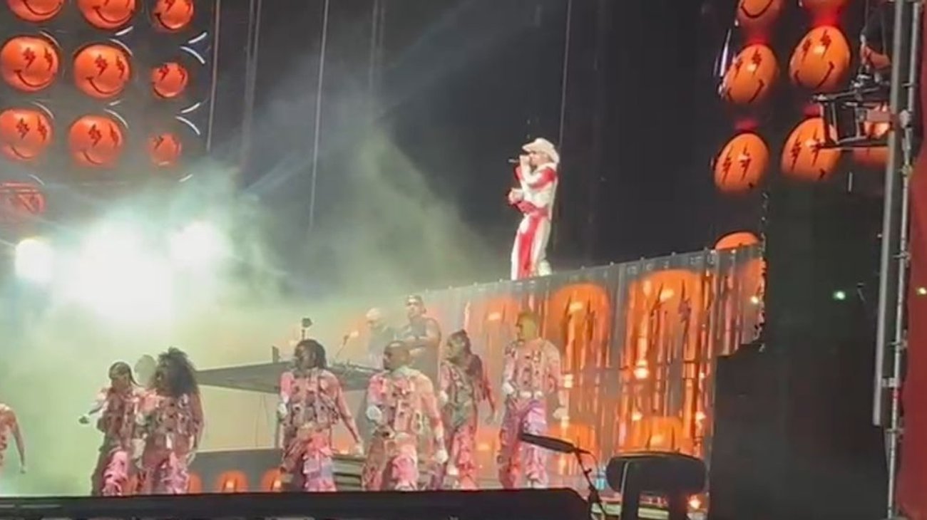 J Balvin enciende el Fan Fest con espectacular concierto