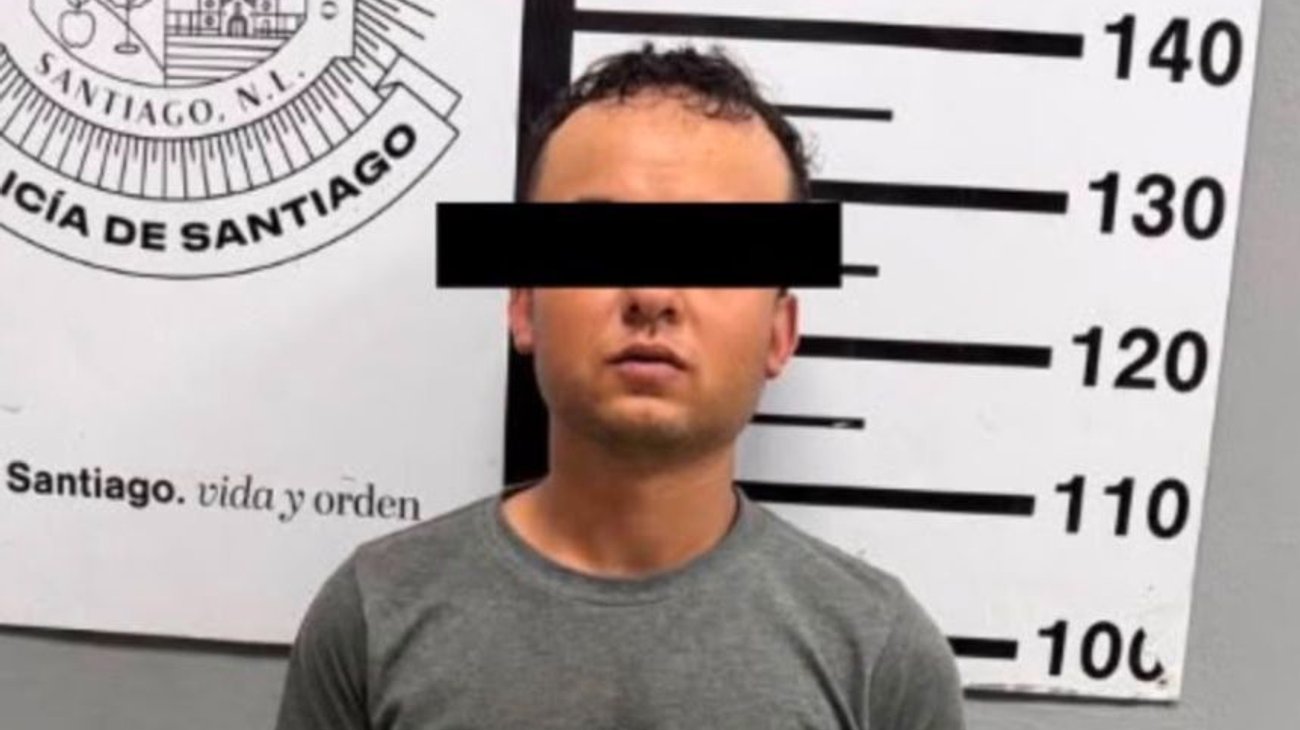 Detienen a hombre con dosis de presuntas drogas en Santiago