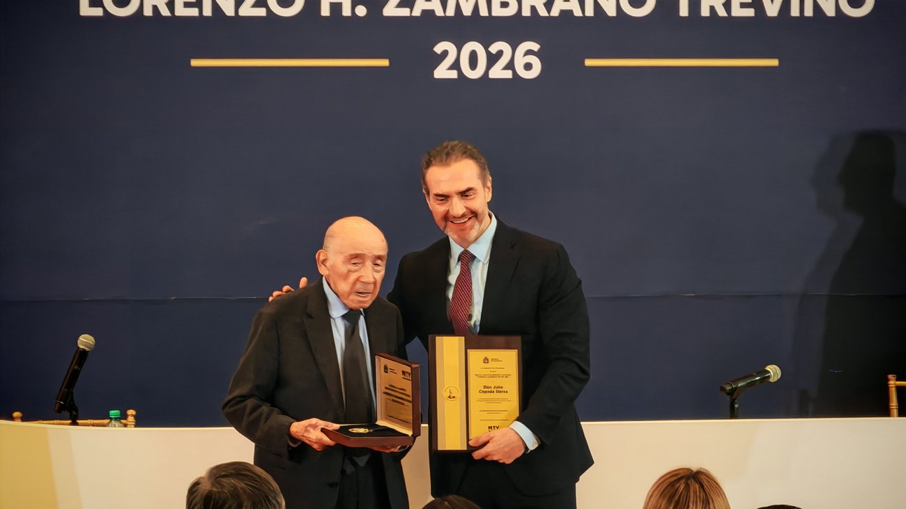 Monterrey reconoce a Julio Cepeda por su trayectoria empresarial