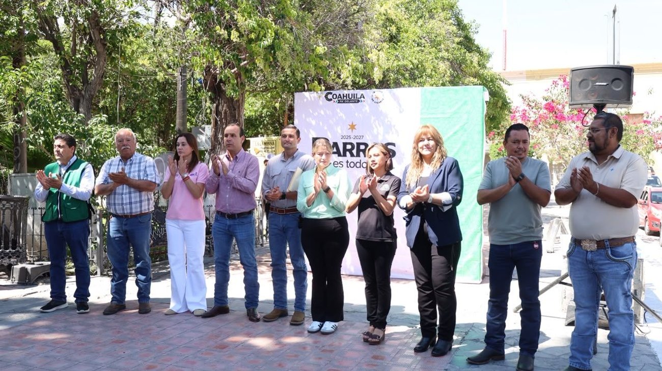 Impulsa Parras conservación ambiental entregando 500 árboles