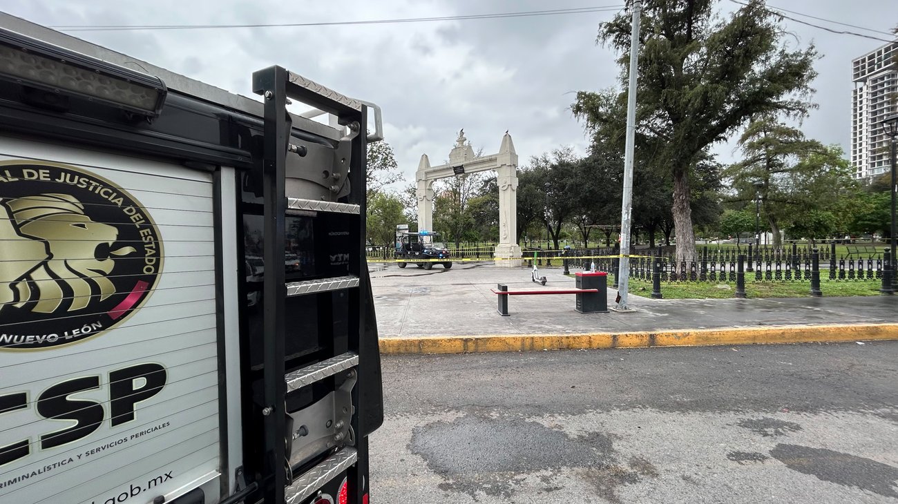 Indagan muerte de un hombre en la Alameda Mariano Escobedo