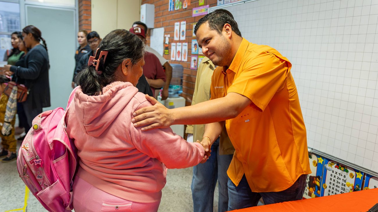 Entregan más de 500 lentes gratuitos en General Zuazua