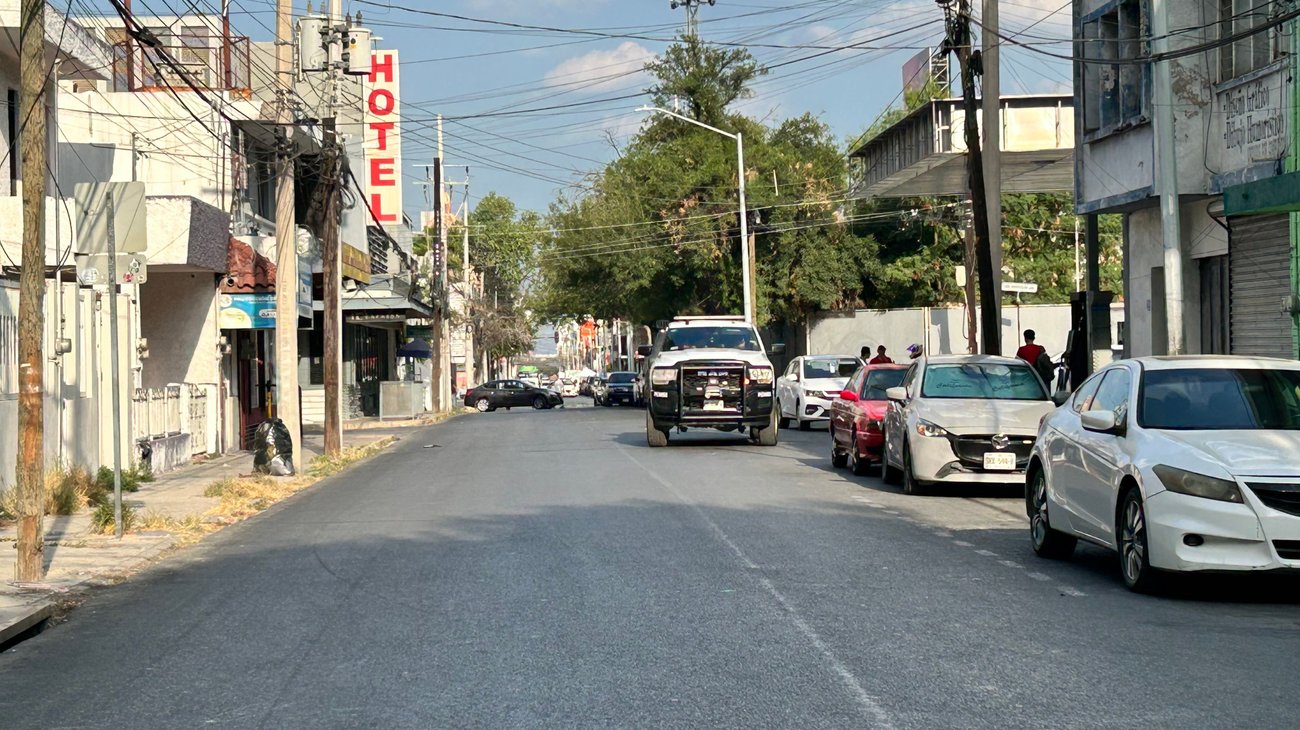 Rompen tubo de gas durante trabajos en calles de Monterrey