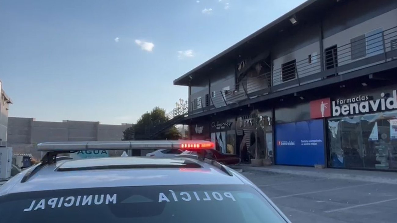 Estalla por acumulación de gas departamento en zona residencial