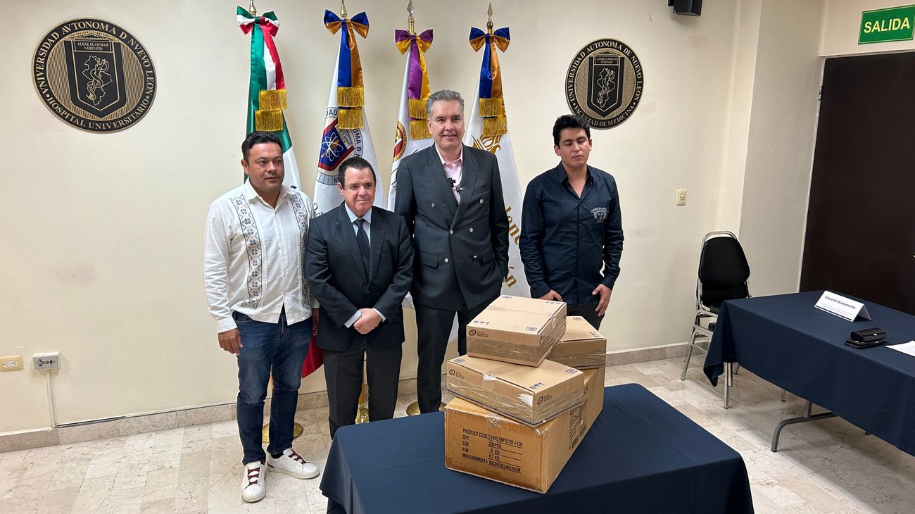 Waldo gestiona donación de $14 mdp en medicina para el HU