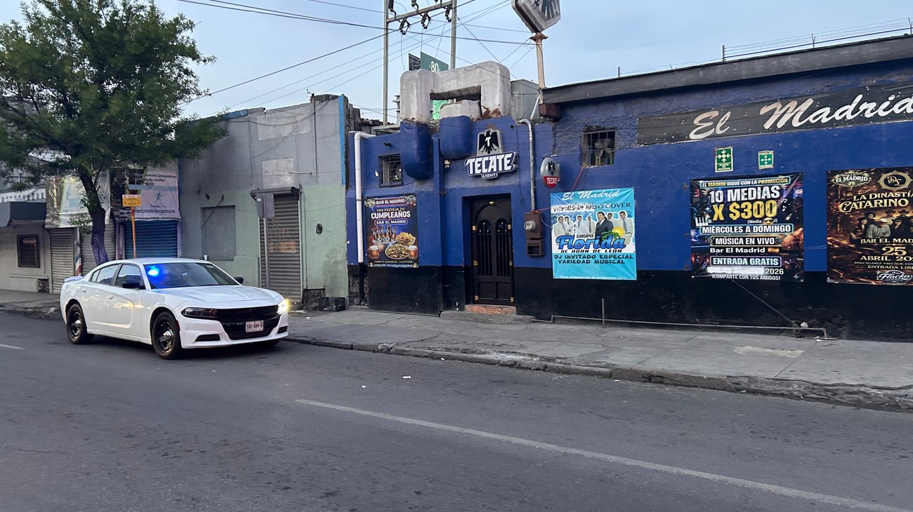 Mujer muere al interior de un bar en el centro de Monterrey