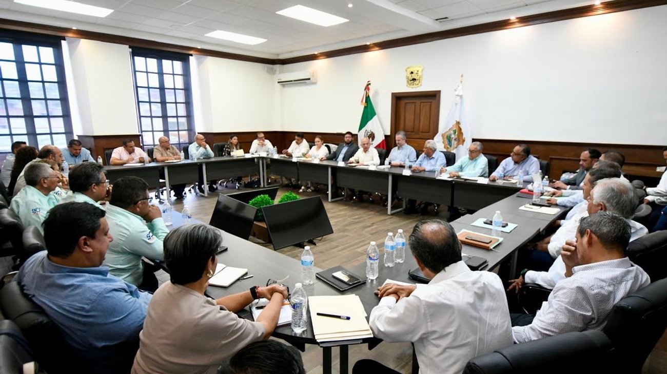Gobierno de Coahuila acuerda mesas permanentes de negociación