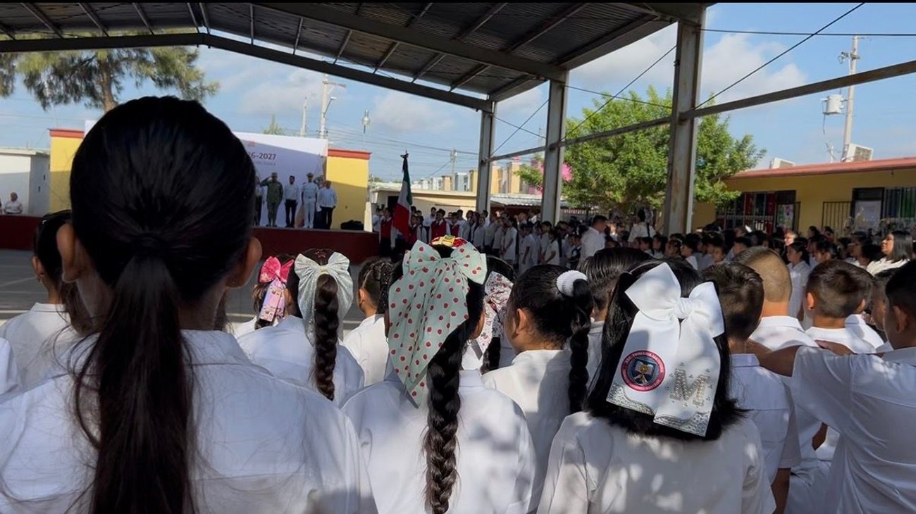 Escuela Ernesto Gutiérrez recibe a más de 400 alumnos
