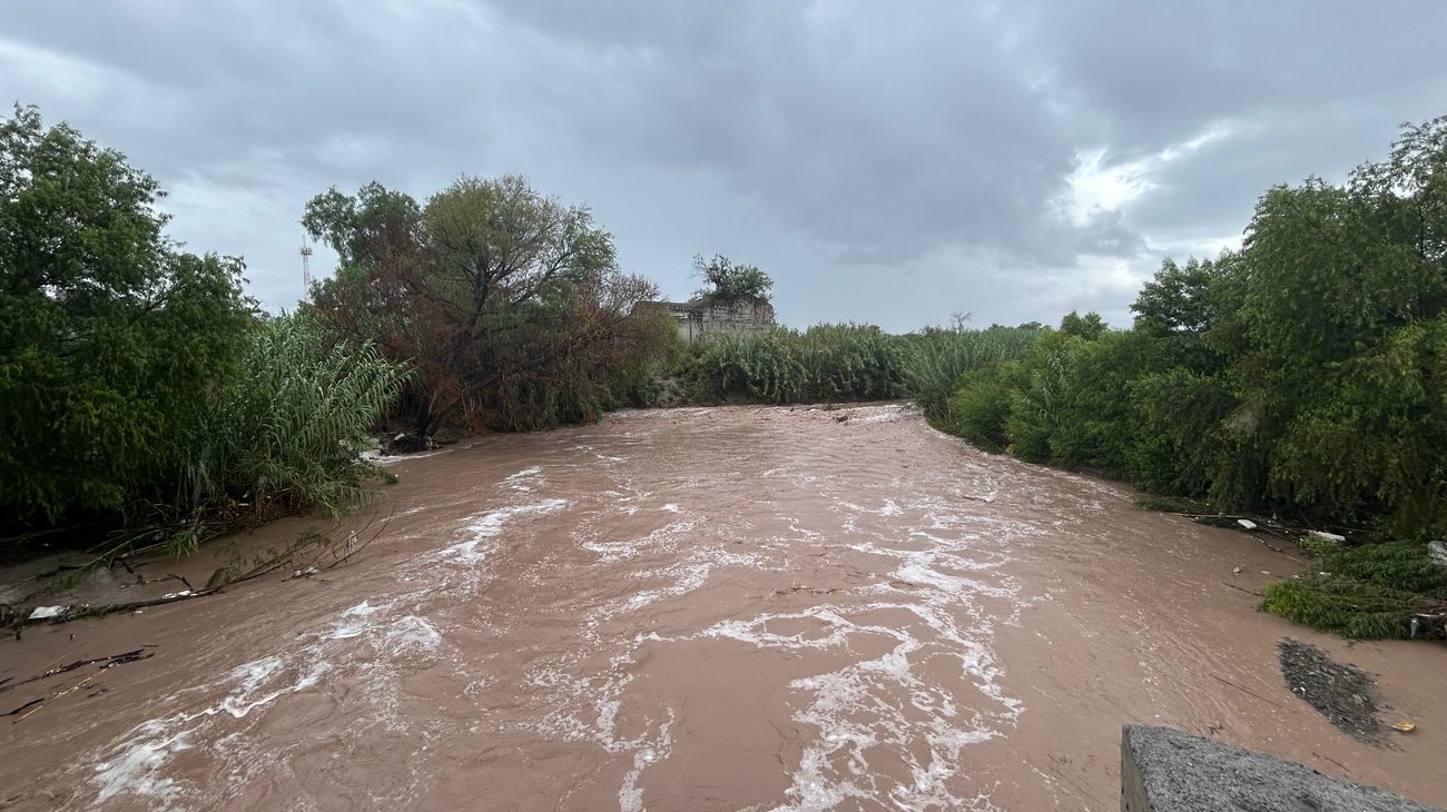 Cierran vialidades de Ramos Arizpe por aumento en niveles de agua