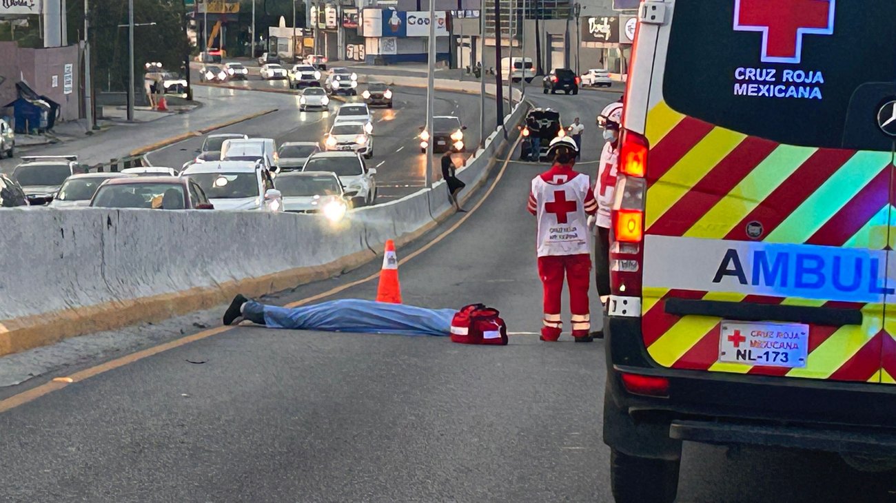 Motociclista fallece tras chocar con muro en Gonzalitos 