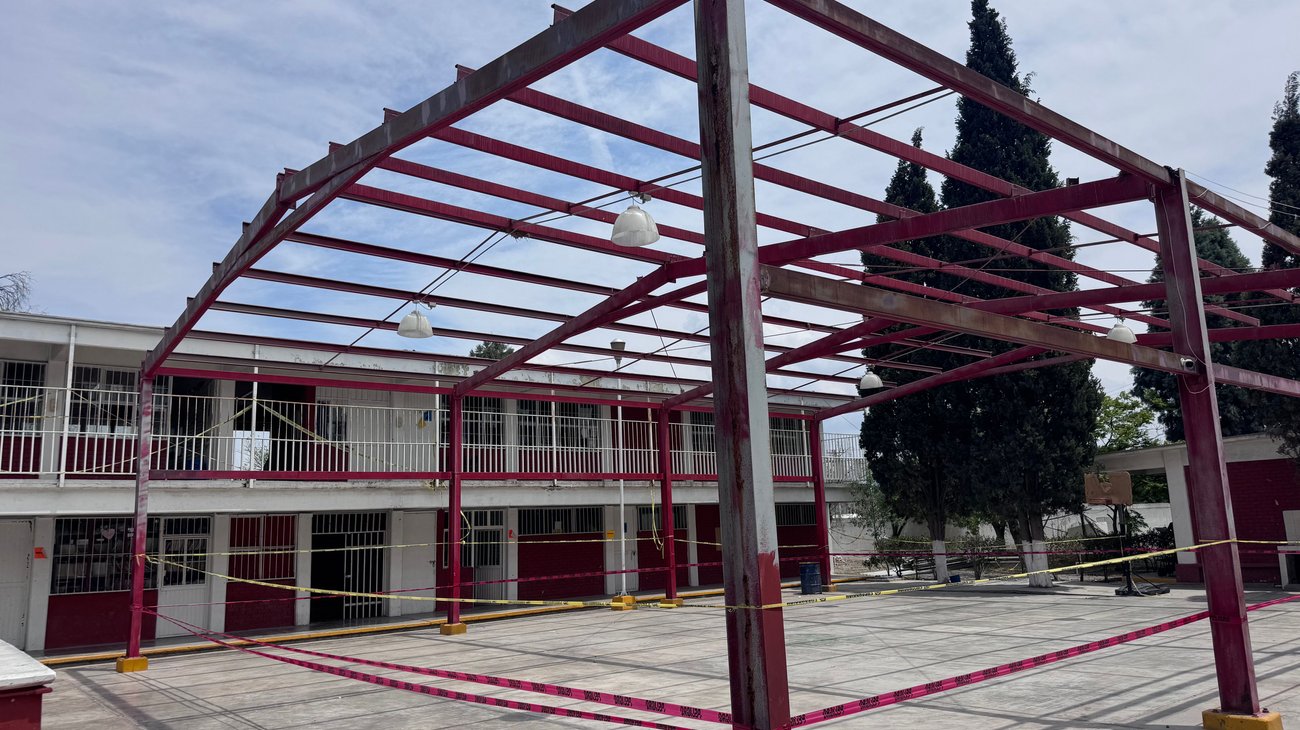 Retiran techumbres en escuelas de Ramos Arizpe por riesgo