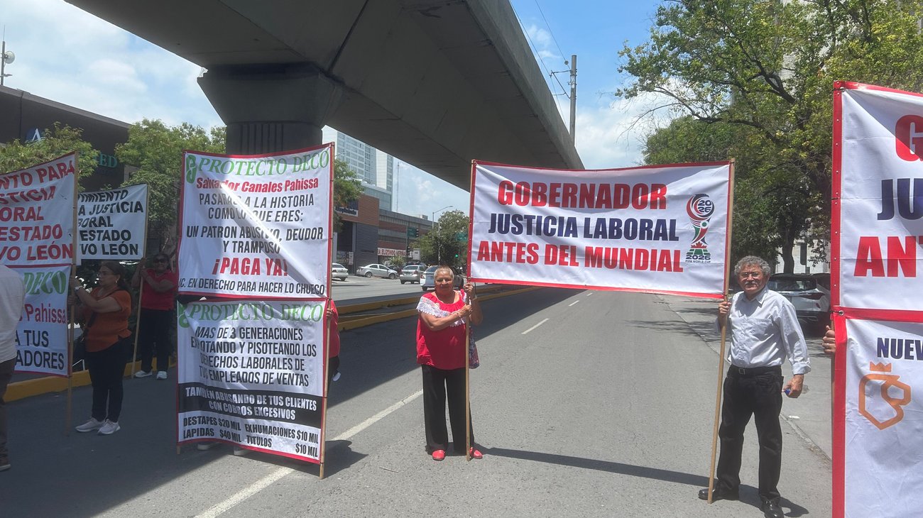 Protestan por justicia laboral en el centro de Monterrey