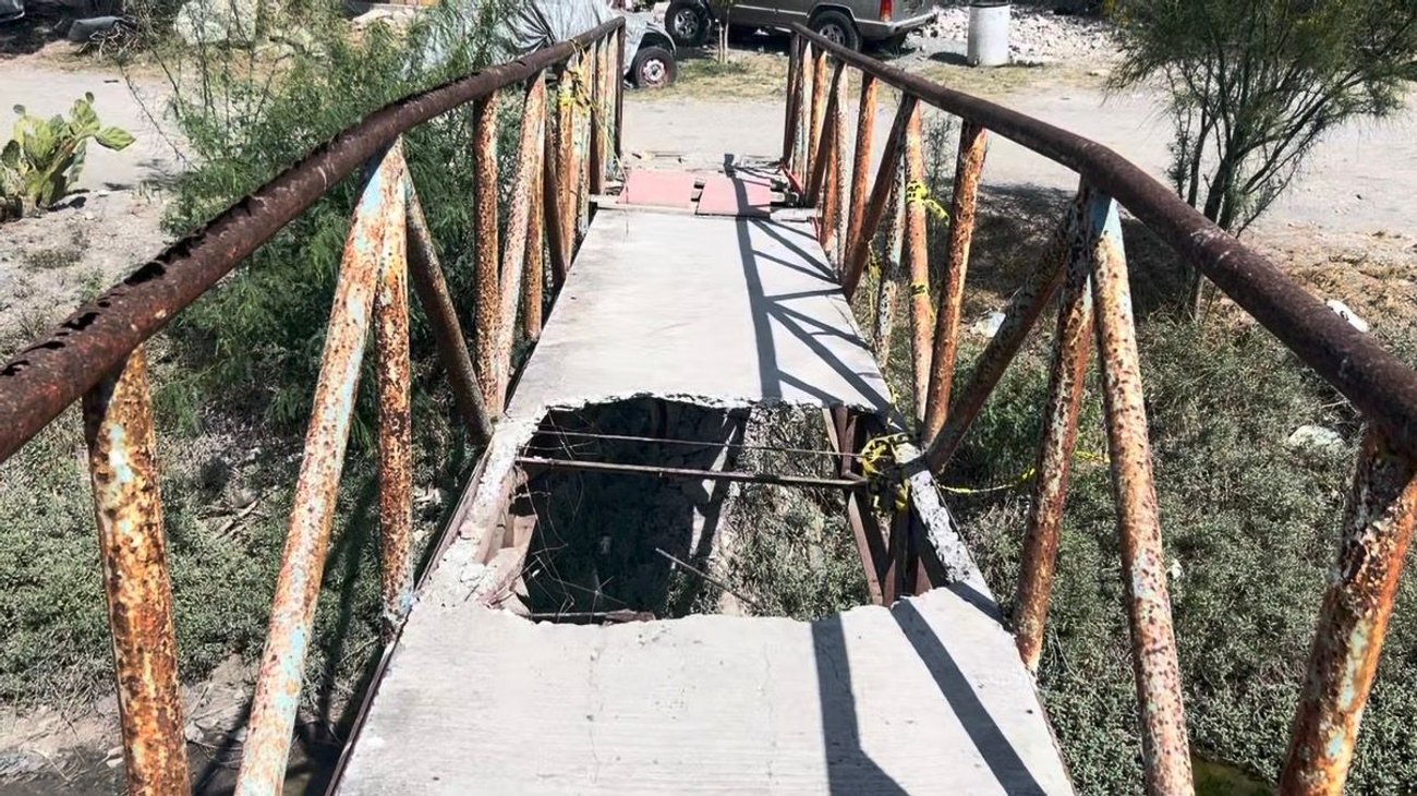 Exigen reparar puente peatonal en la ampliación Santa Cecilia
