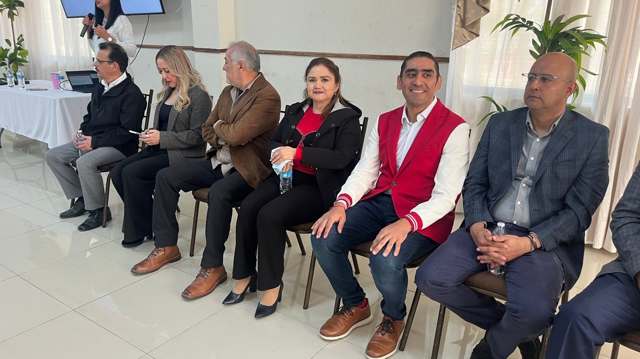 Reciben pensión trabajadores de educación de la sección 38