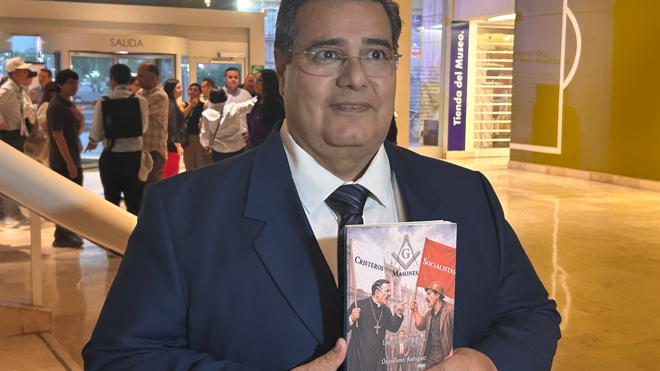 Presenta historiador Óscar Tamez su libro en el Museo de Historia