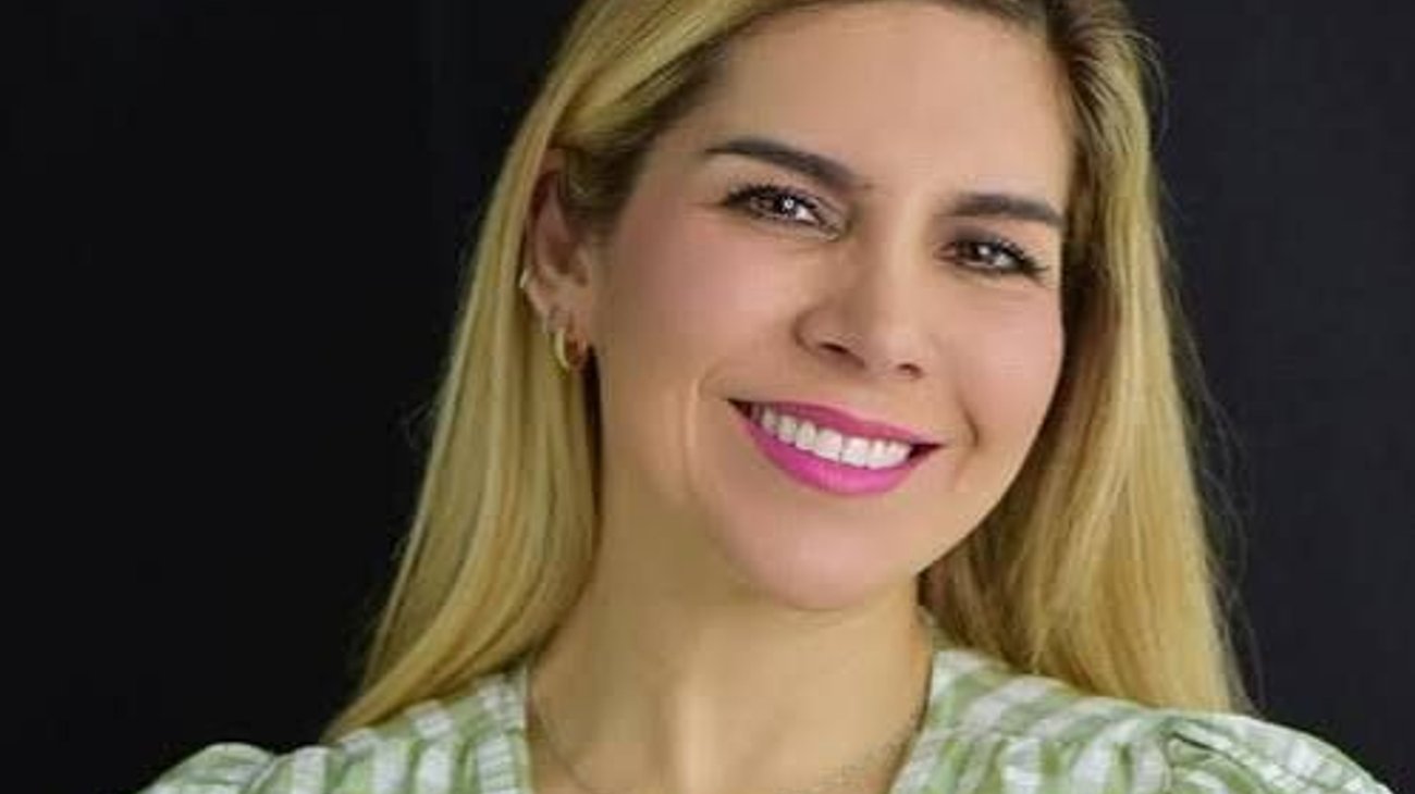 Karla Panini reaparece cantando alabanzas en evento religioso