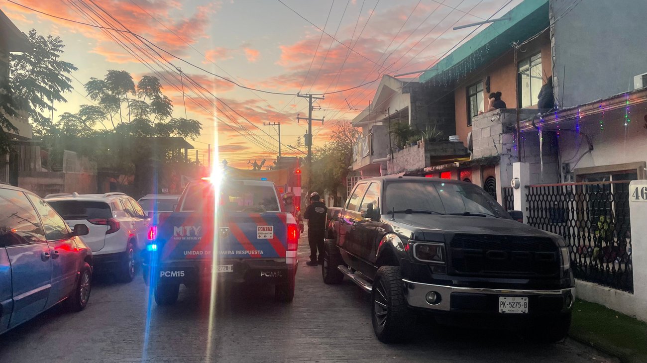 Adulto mayor sufre quemadura tras flamazo en su casa en Monterrey