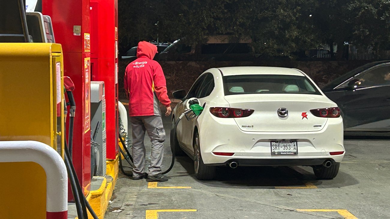 El frío no detiene a quienes trabajan a la intemperie