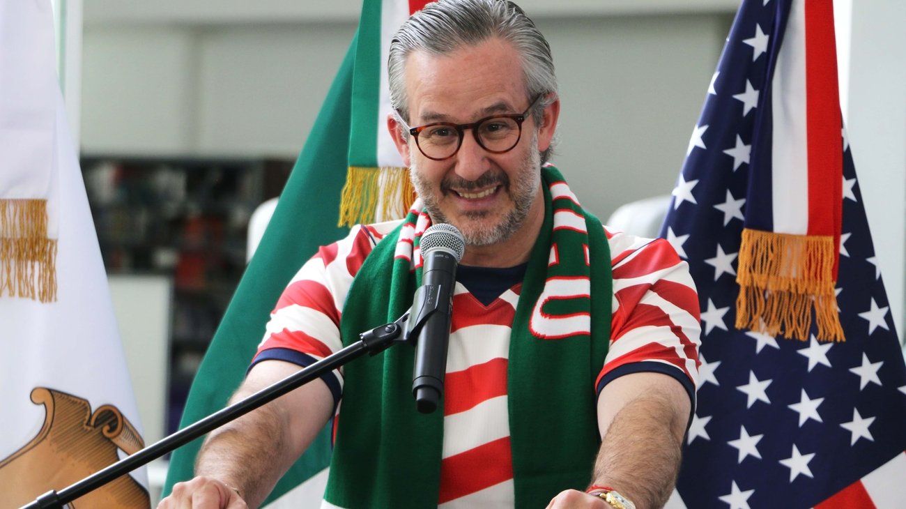 UAdeC reúne a comunidad y diplomáticos en Watch Party