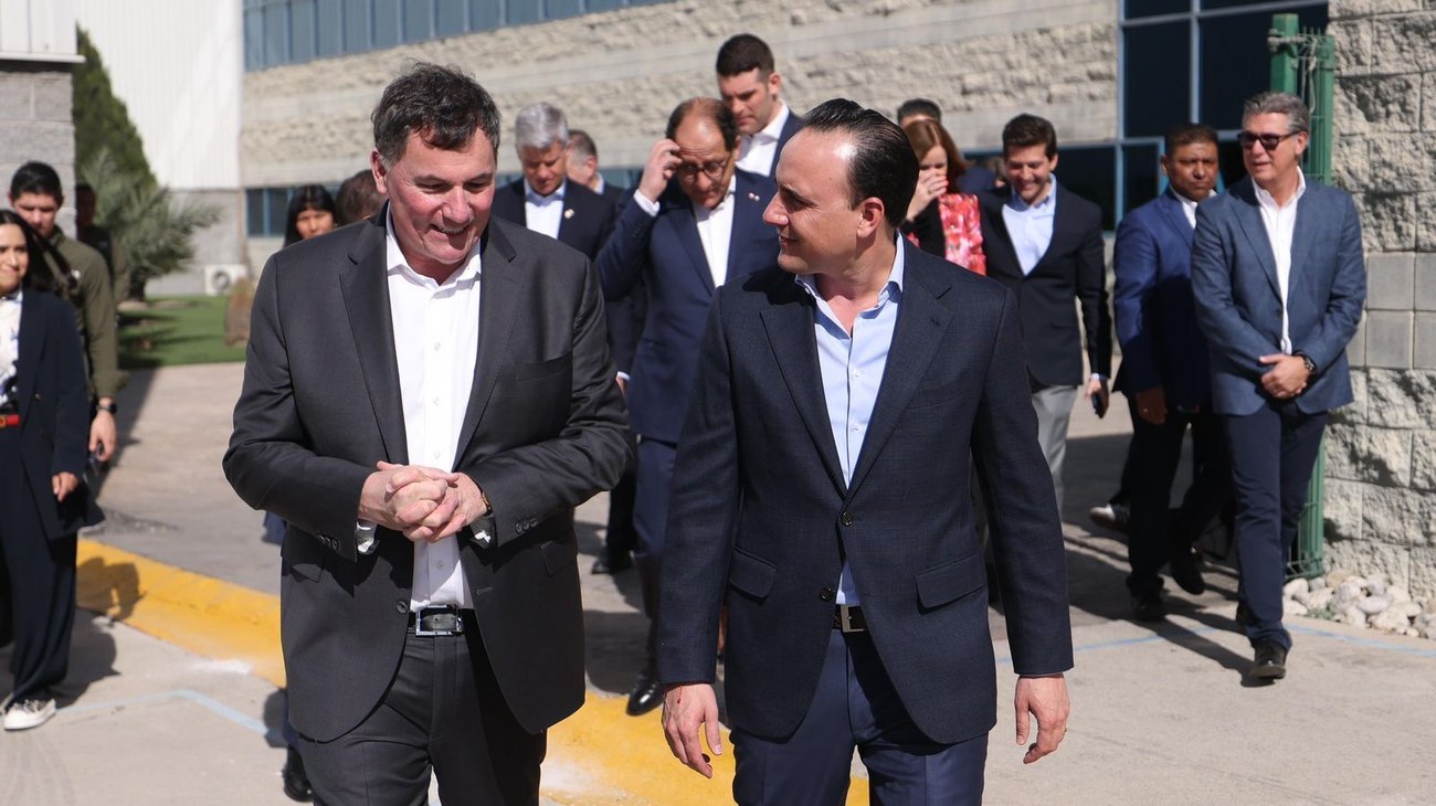 Manolo Jiménez se reúne con ministro y embajador de Canadá