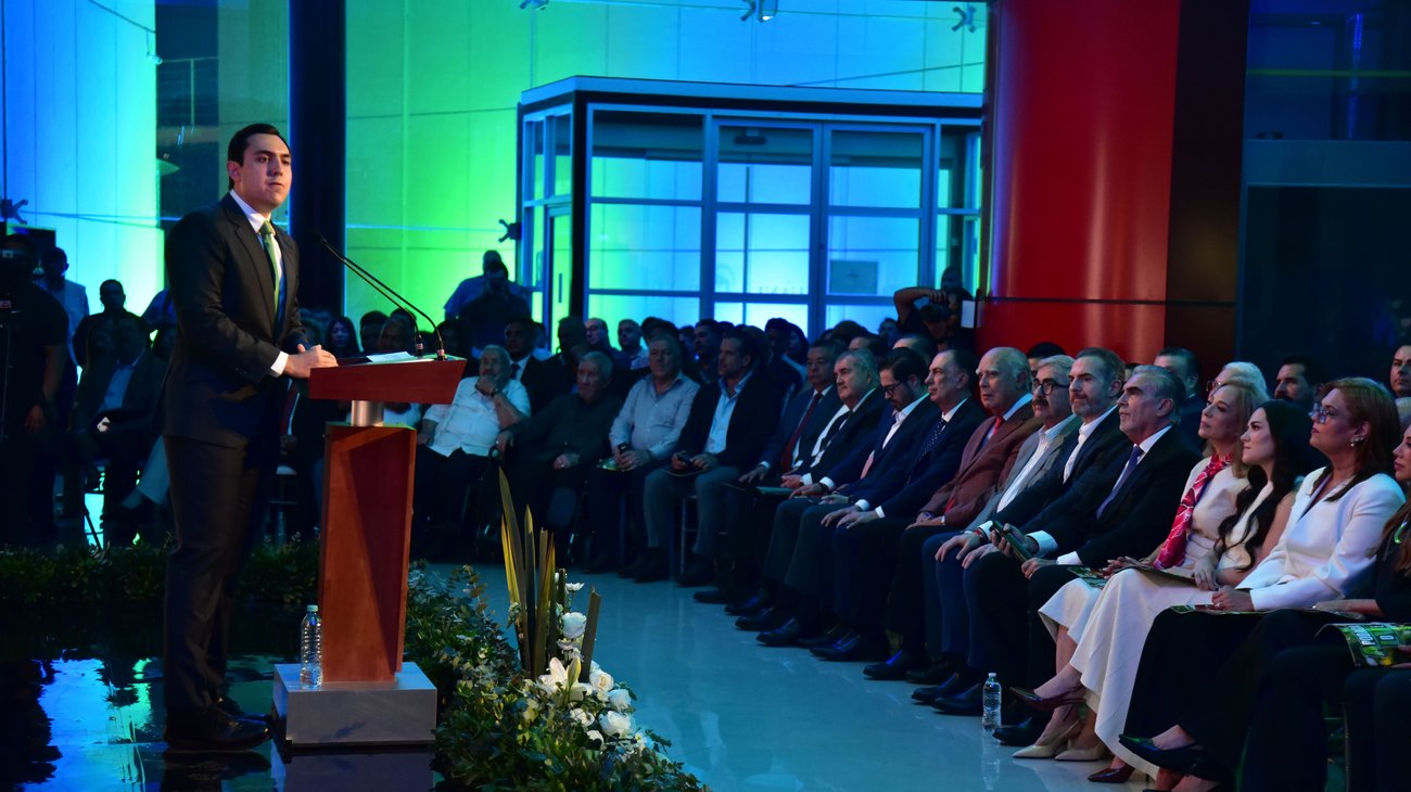 Destaca César Garza inversión histórica en obra para Apodaca
