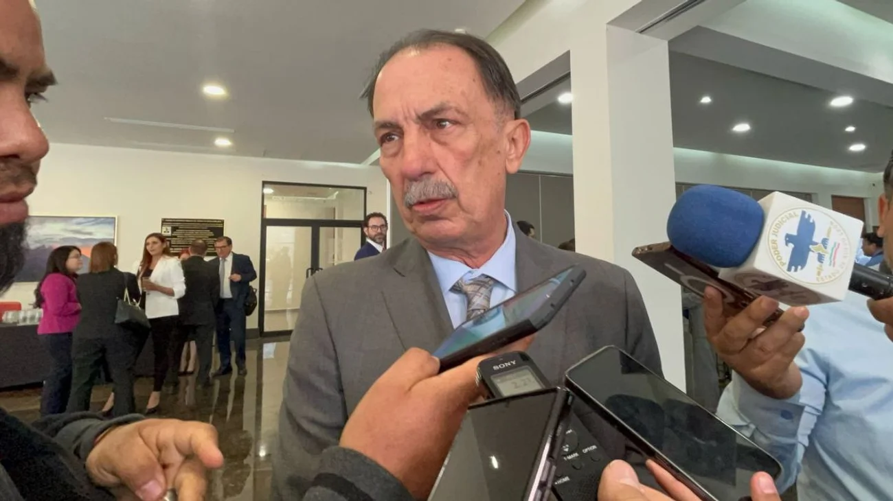 Ya tenía entrenador denuncia hace 10 años: Javier Flores