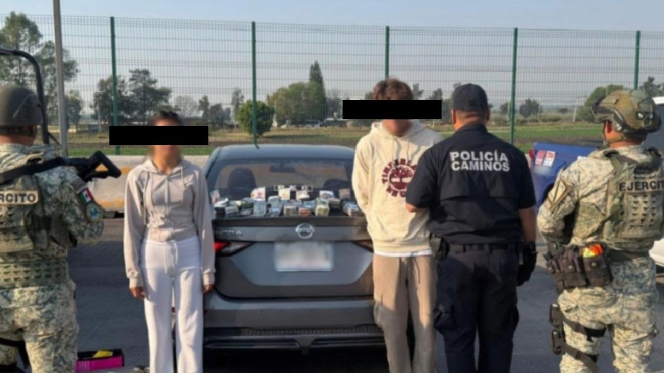 Detienen con más de un millón de pesos a pareja en Salamanca