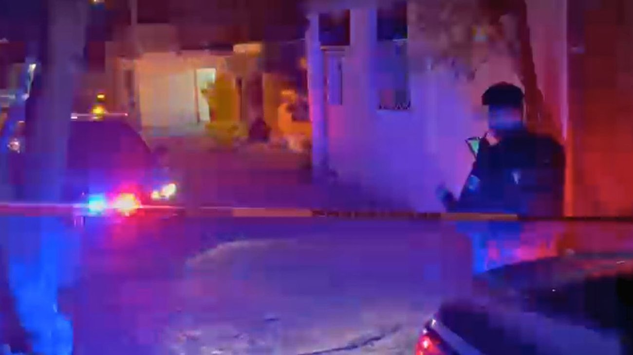 Balean a dos hombres en Santa Catarina; convivían en domicilio