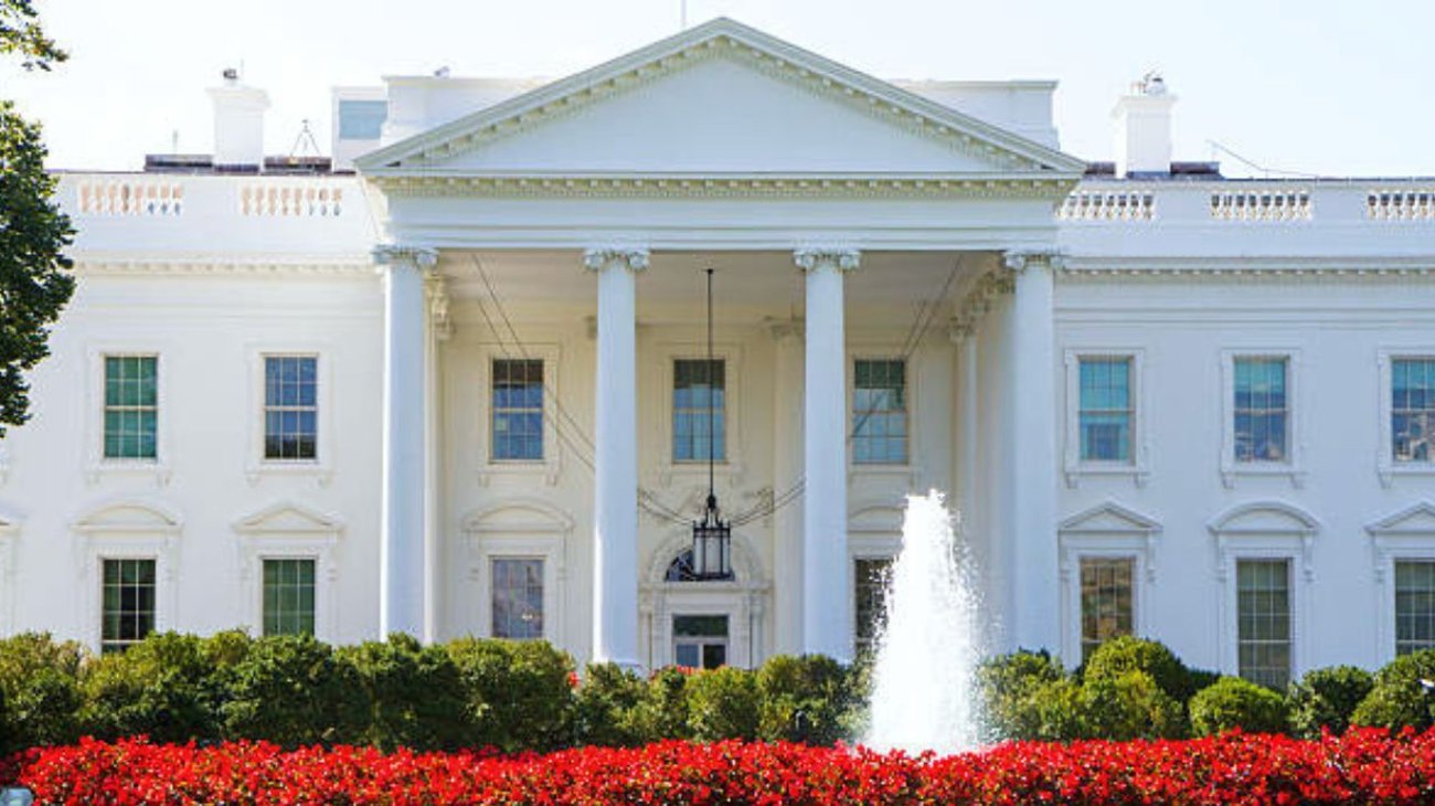Trump ordena reformar las columnas del pórtico de la Casa Blanca