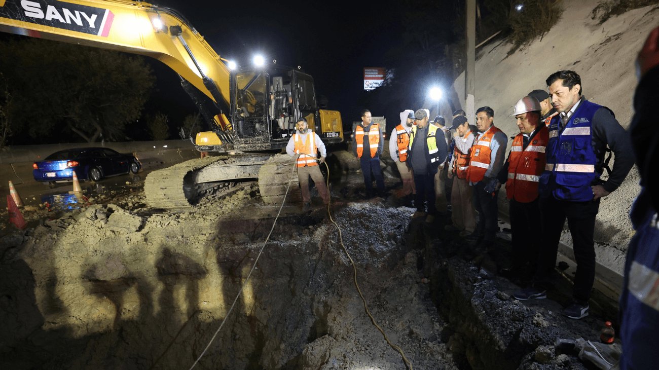 Agua y Drenaje sigue con reparación en boulevard De la Madrid
