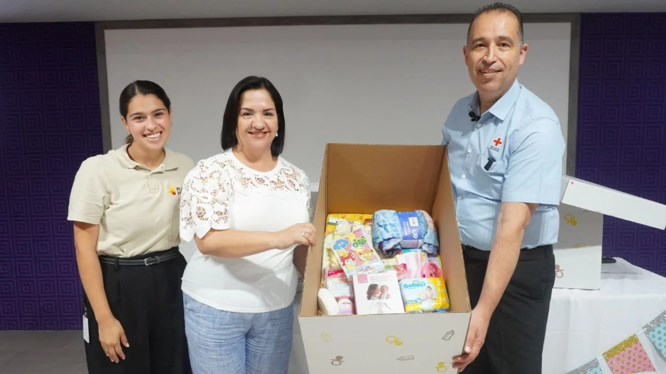 Brinda Cruz Roja 'Primeros Pasos en Salud' para embarazo seguro