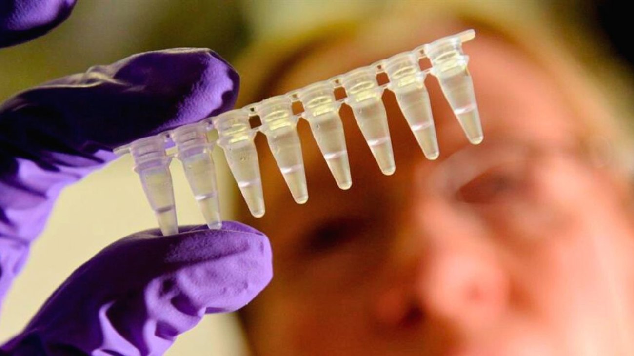 Hombre accede a herencia millonaria gracias a saliva de su abuelo