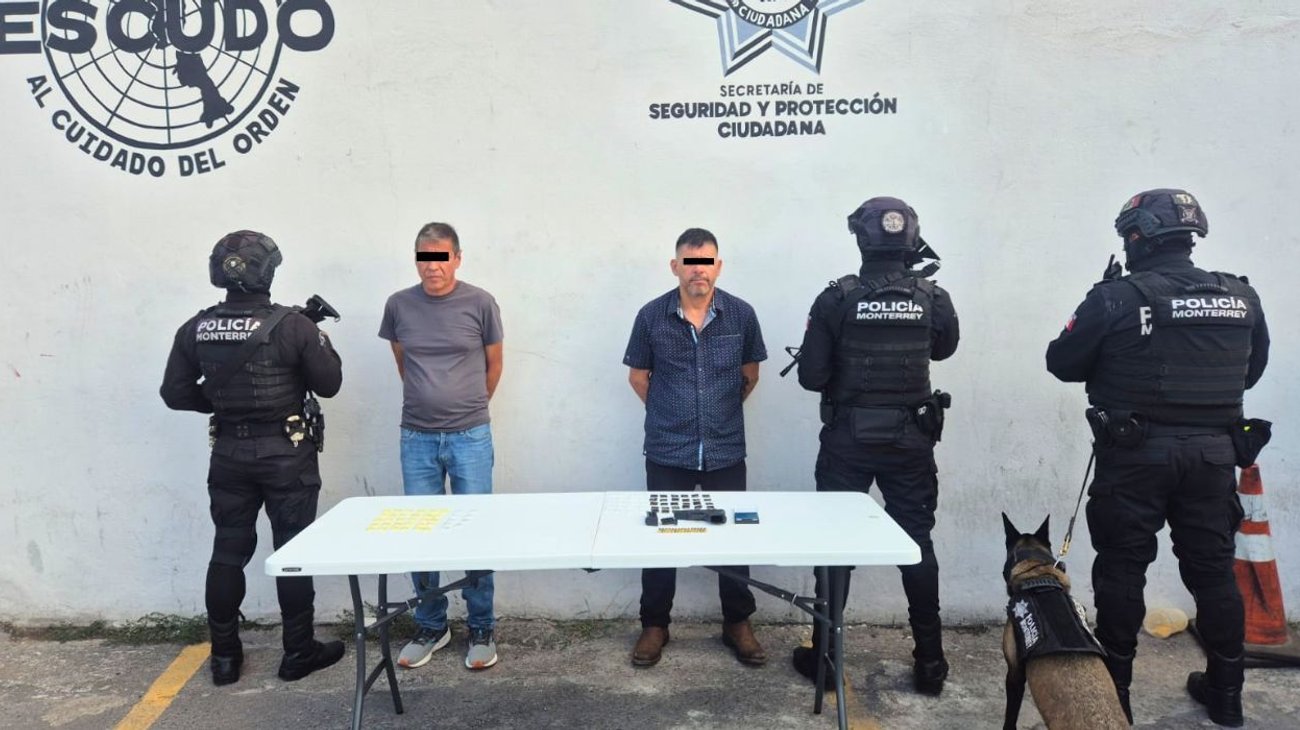 Circulaban a exceso de velocidad; llevaban droga y un arma