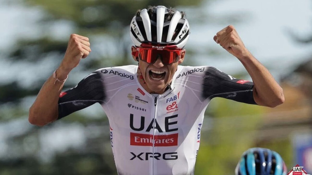 Isaac del Toro se lleva el Giro della Toscana en Italia