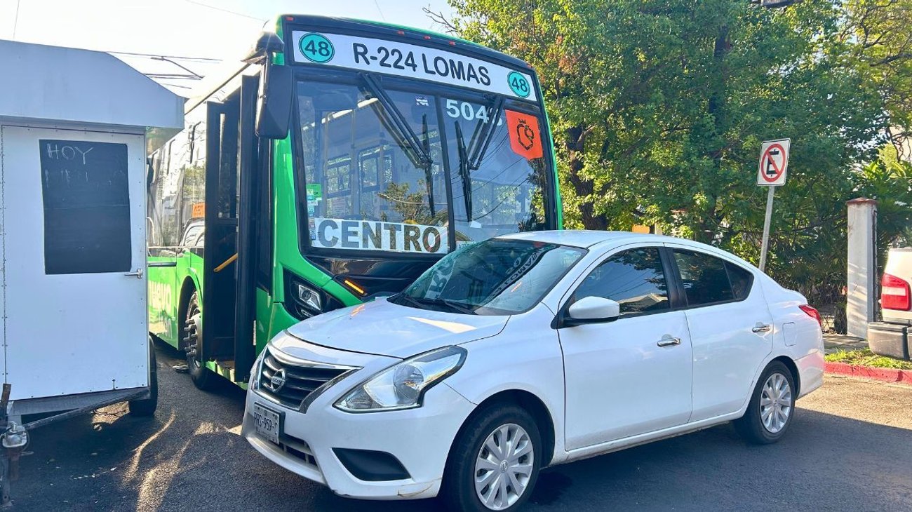 Conductor ignora alto y provoca choque con camión de la Ruta 224