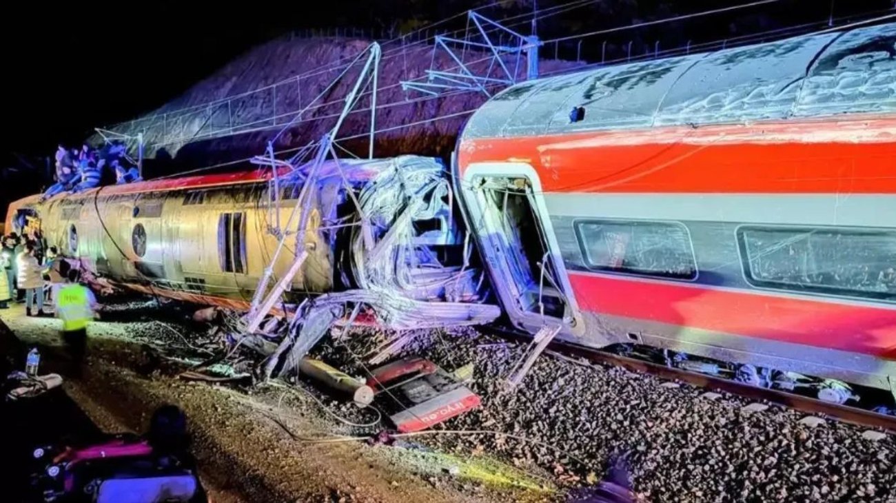 Trágico choque de trenes en Córdoba deja al menos 21 muertos