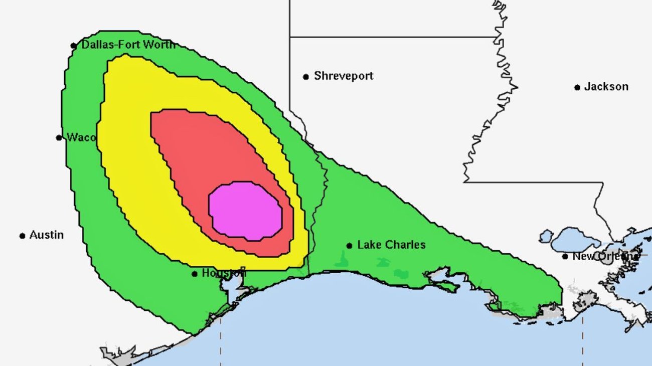 Edouard se degrada, pero mantiene alertas de inundación en Texas