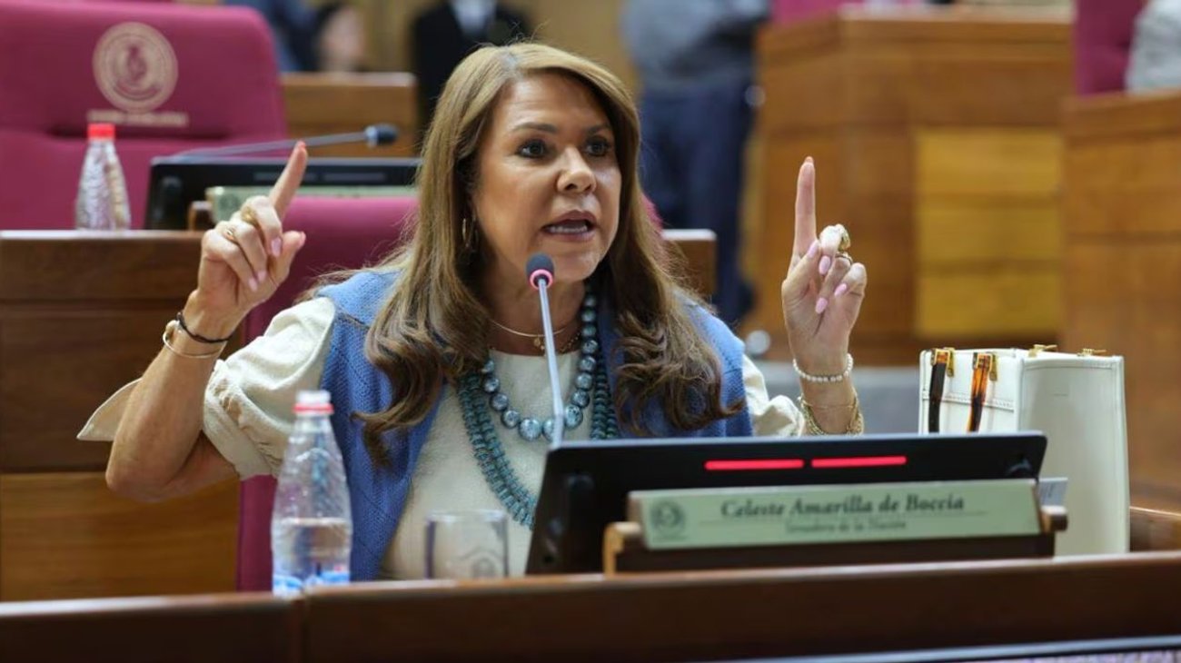 Senadora evalúa denunciar a Mbappé por 'calumnia y difamación'